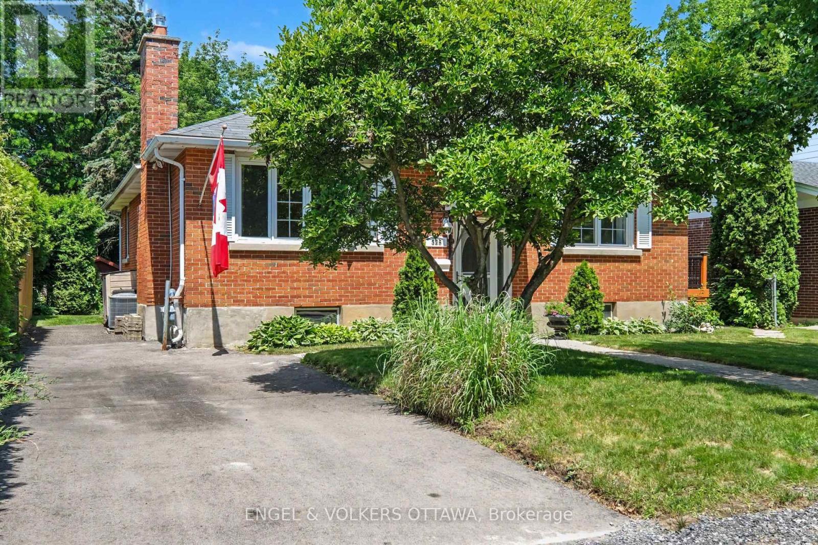 325 SUMMIT AVENUE - 3