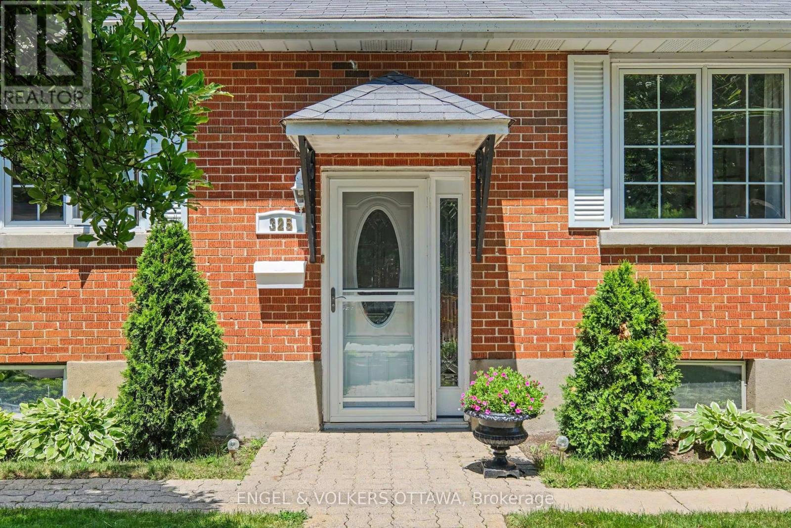 325 SUMMIT AVENUE - 4