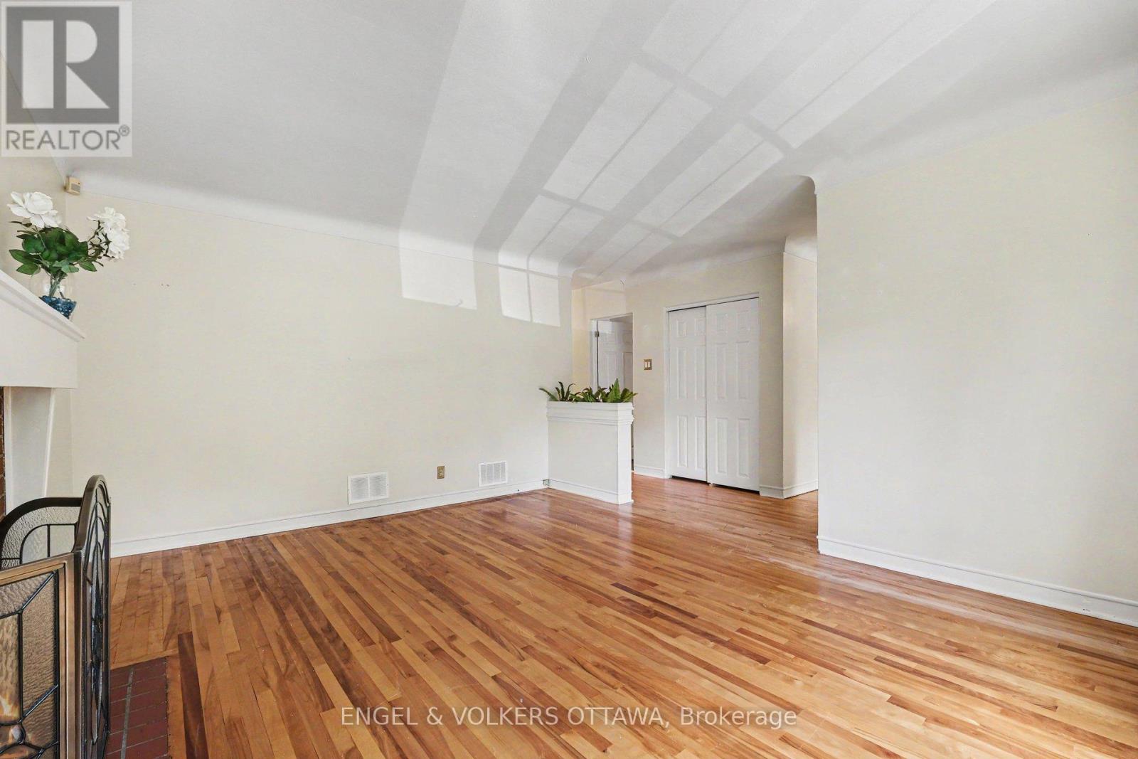 325 SUMMIT AVENUE - 9