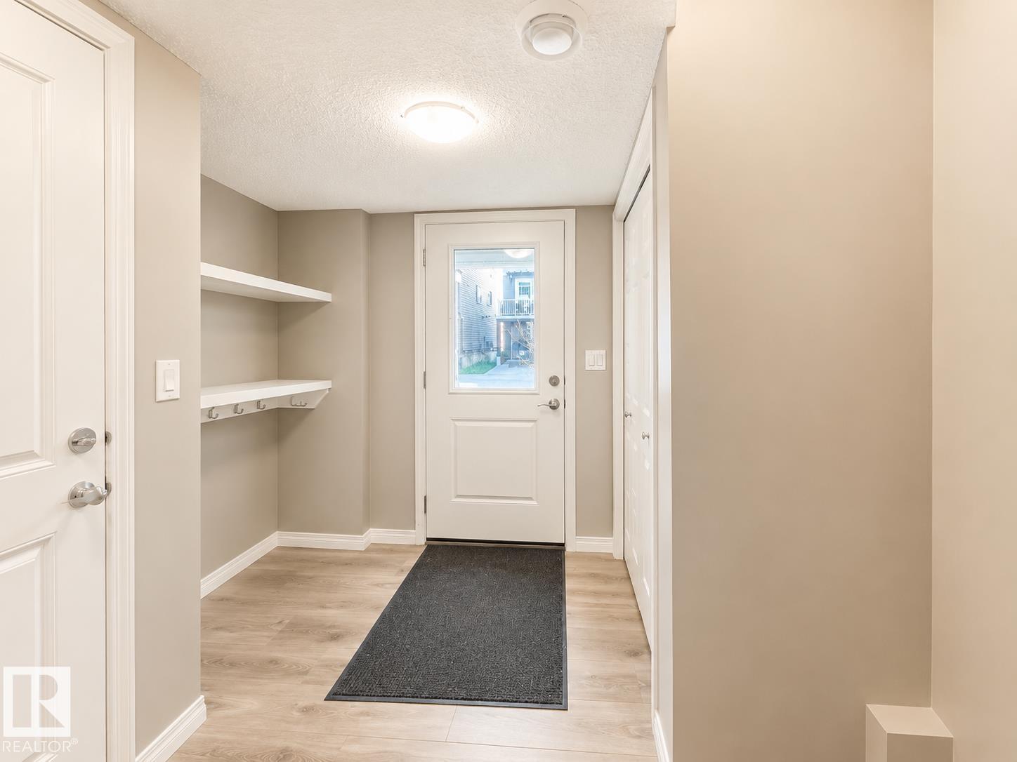 20104 19 AV NW - 2