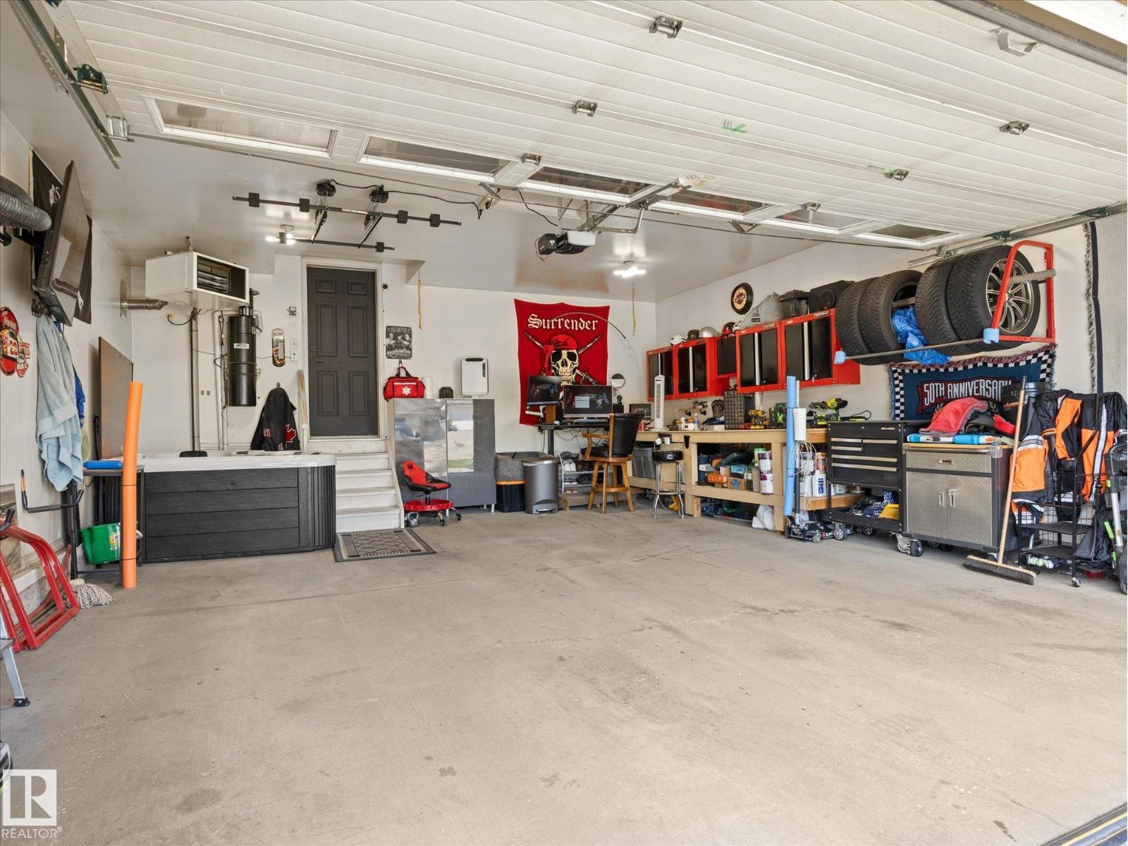 13 LAFLEUR DR - 33