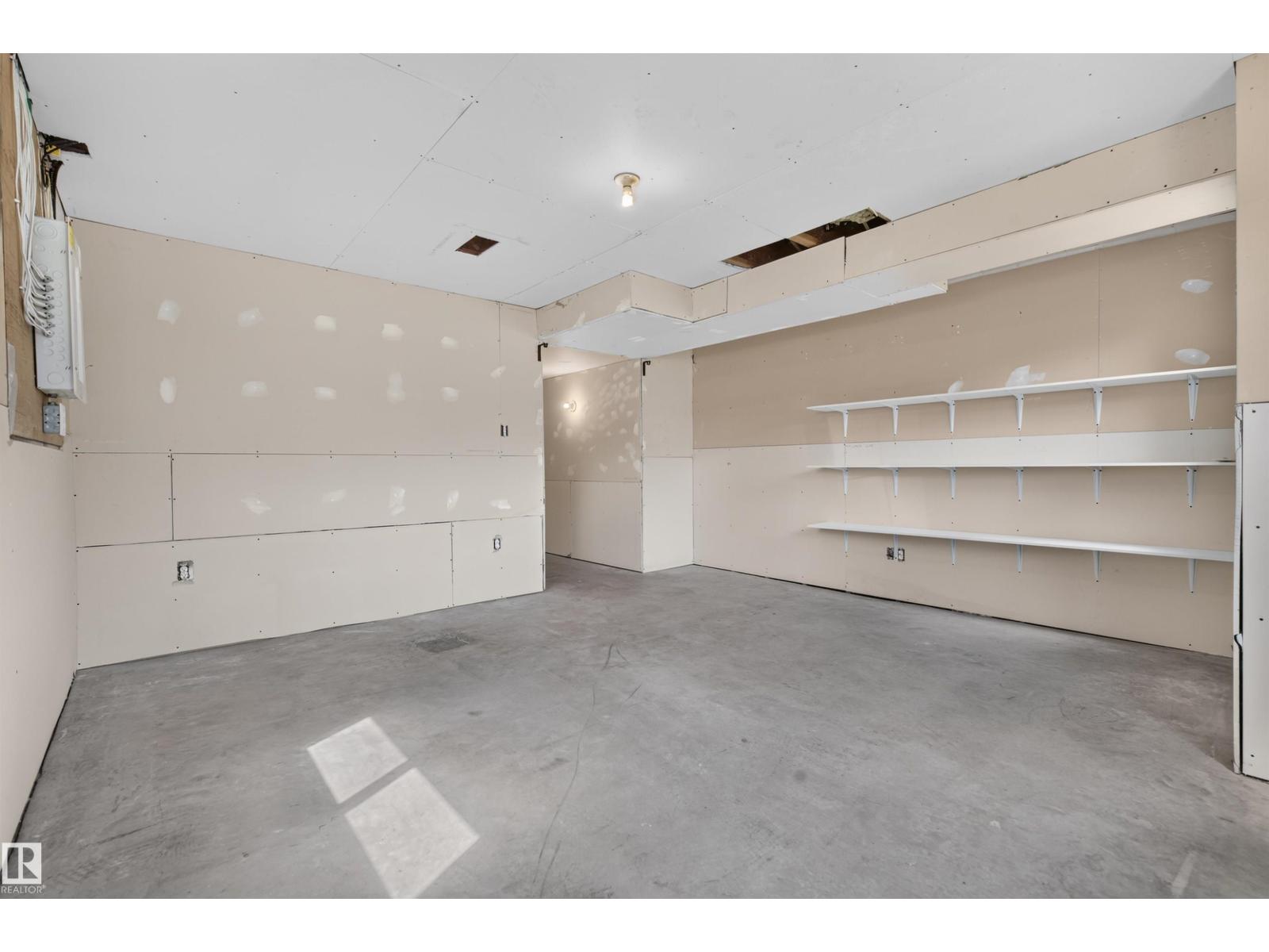 208 26 ST - 16