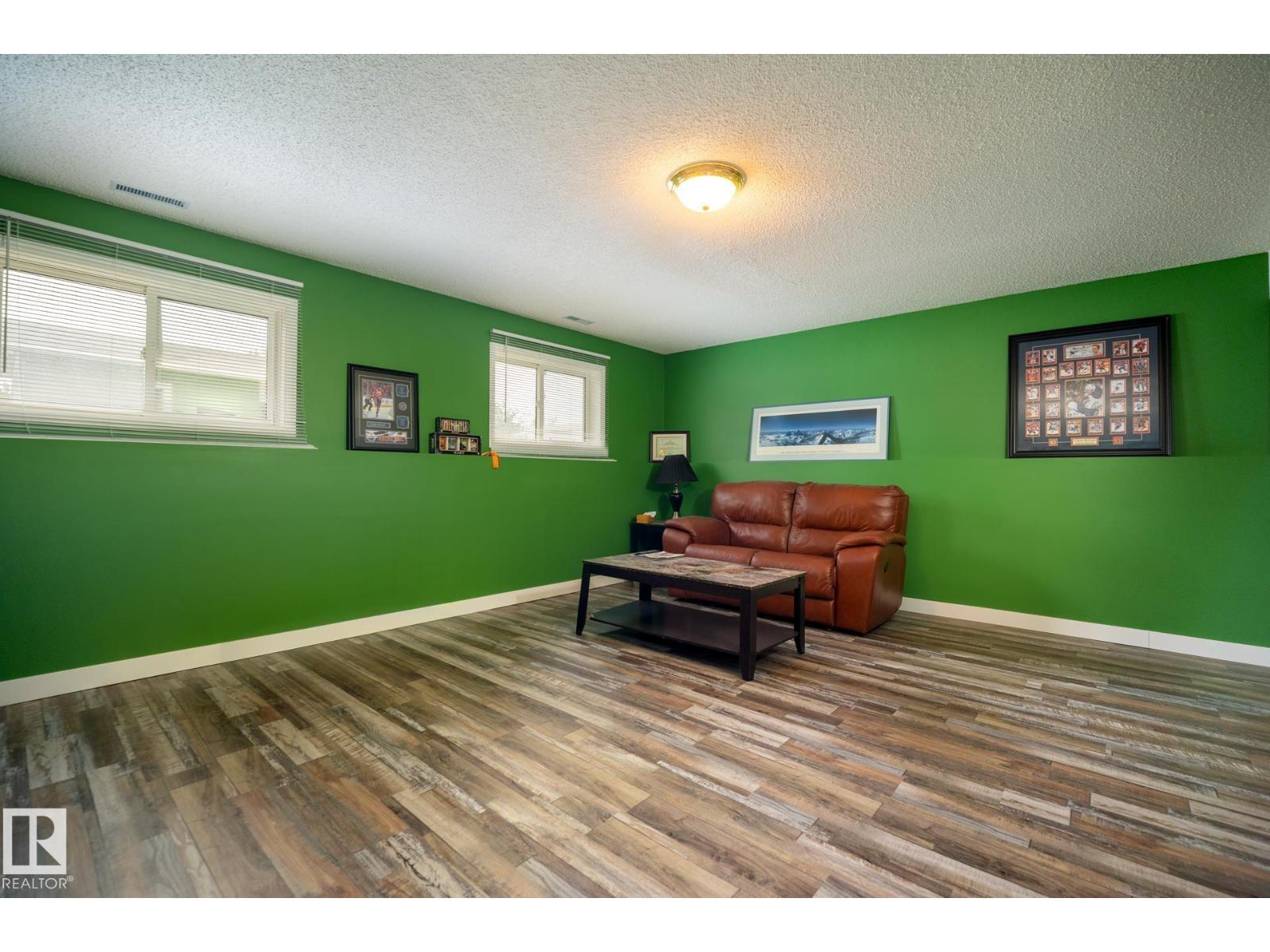 2902 CORNWALL DR - 24