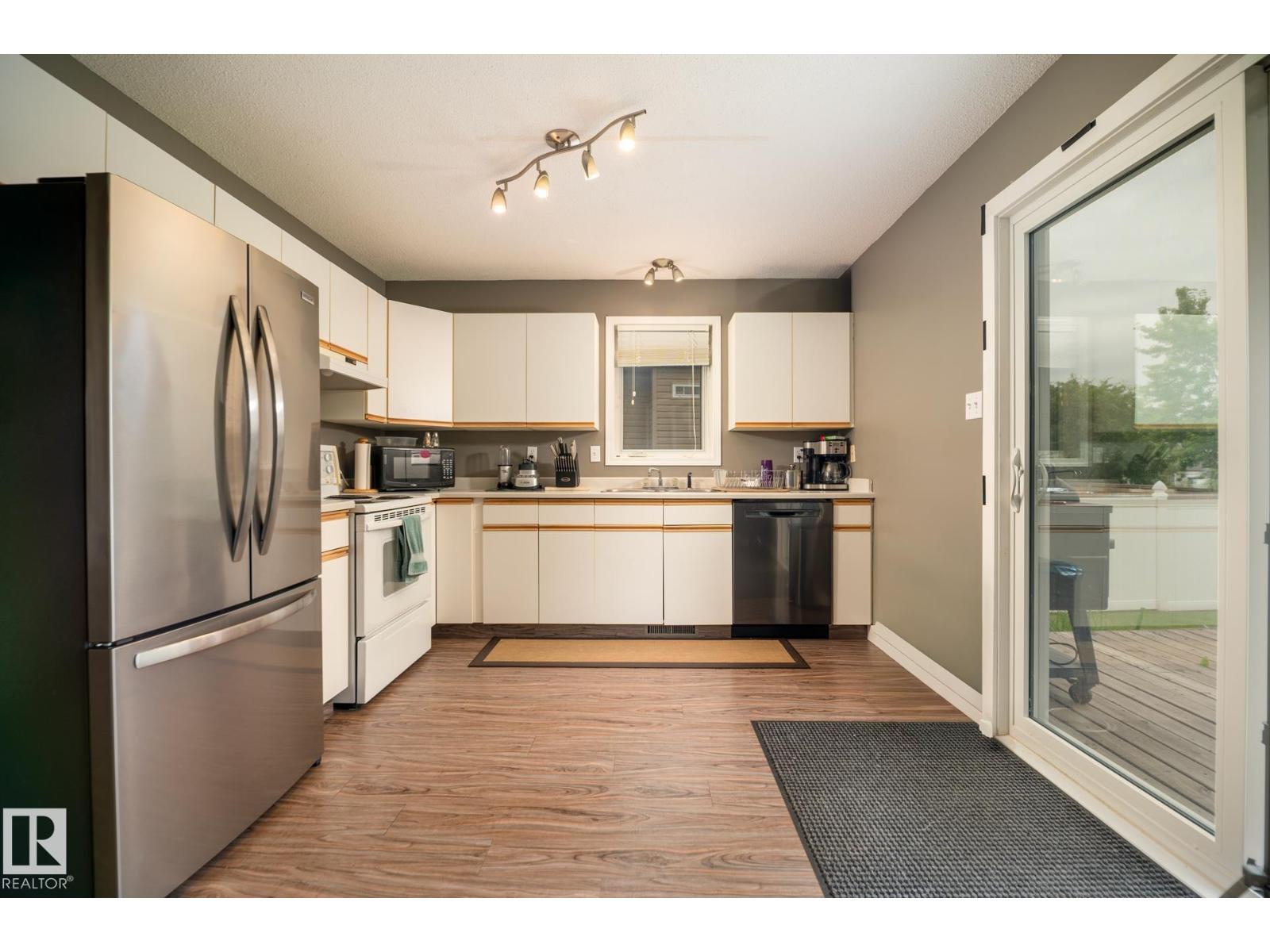 2902 CORNWALL DR - 13