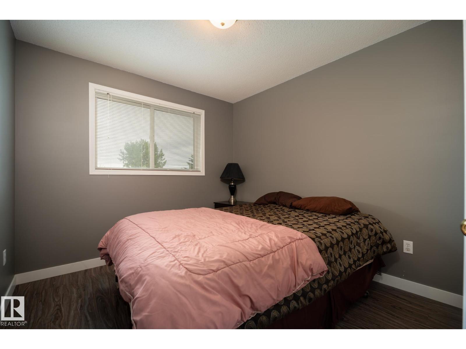 2902 CORNWALL DR - 19
