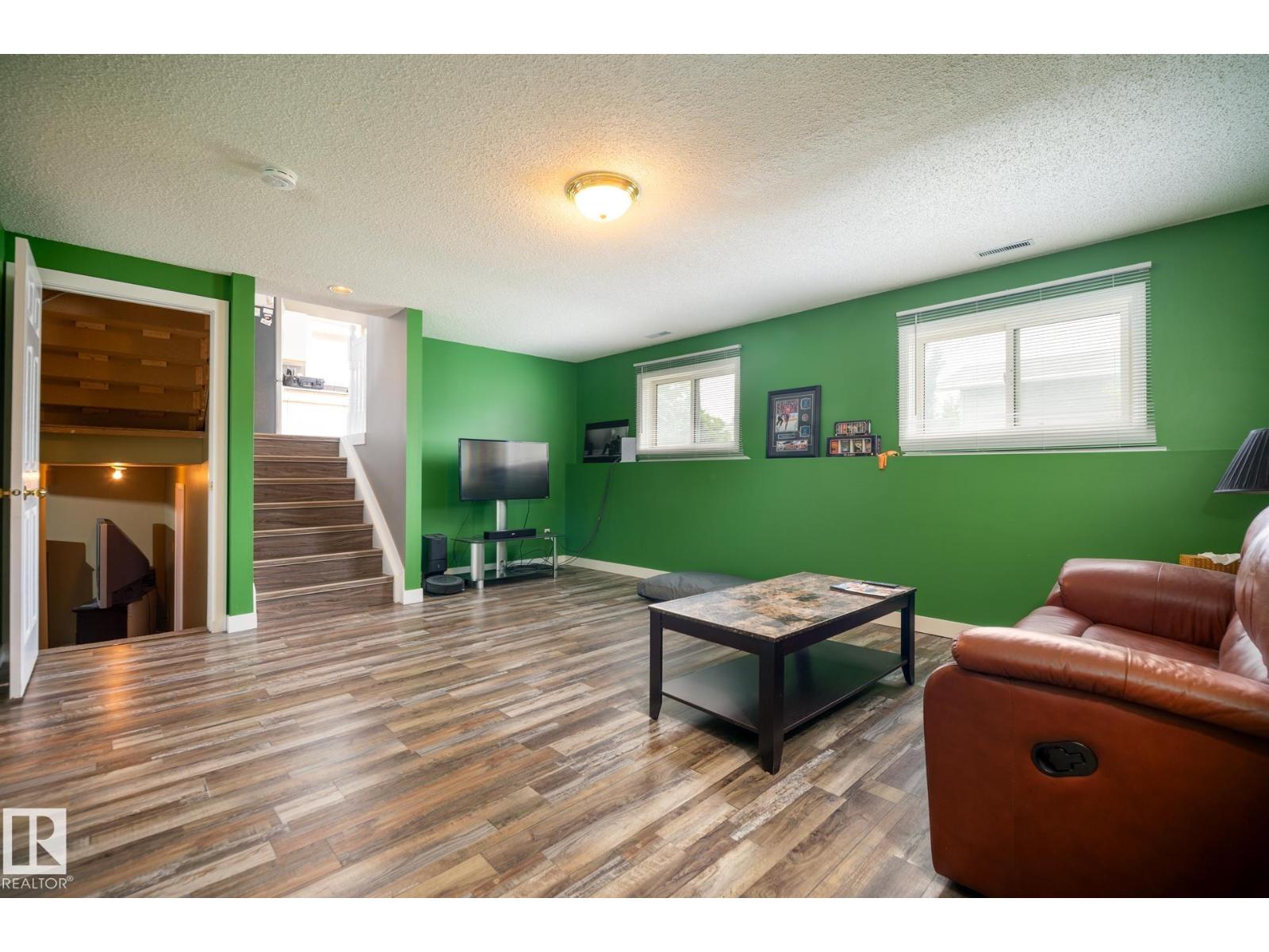 2902 CORNWALL DR - 23