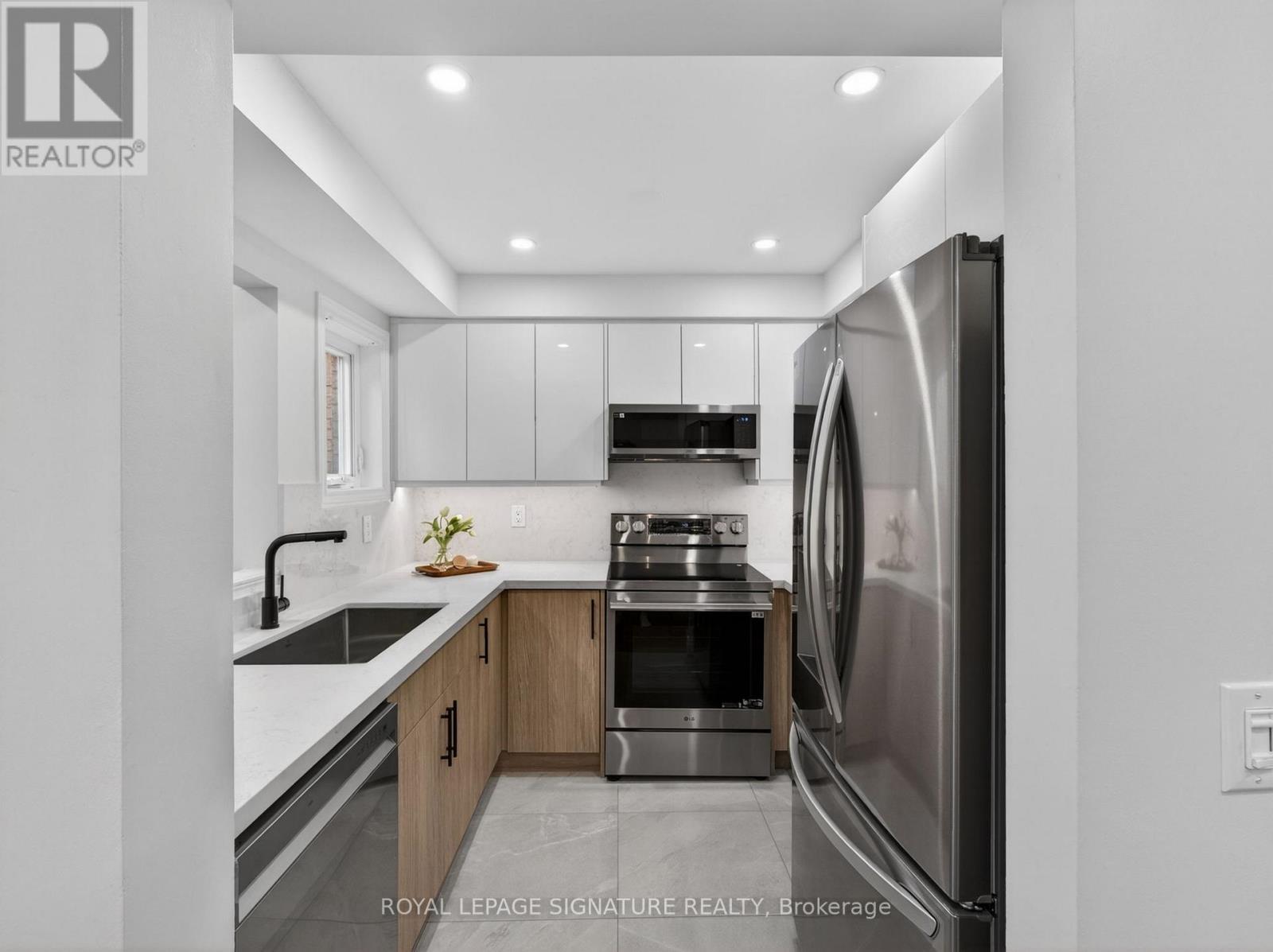 #123 833 SCOLLARD COURT - 14