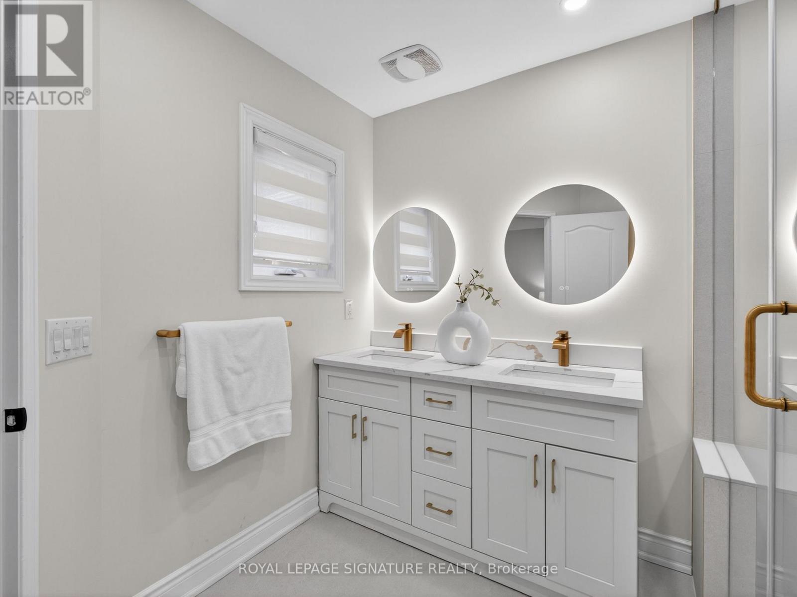#123 833 SCOLLARD COURT - 21