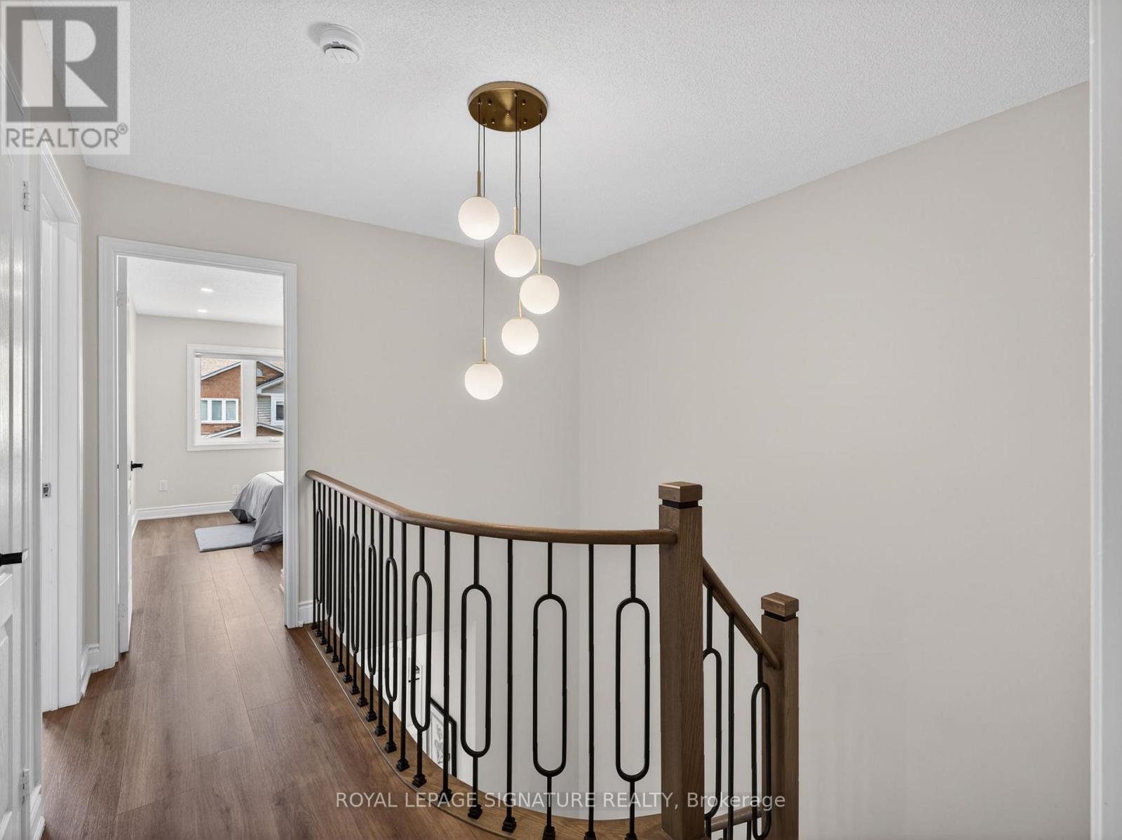 #123 833 SCOLLARD COURT - 24