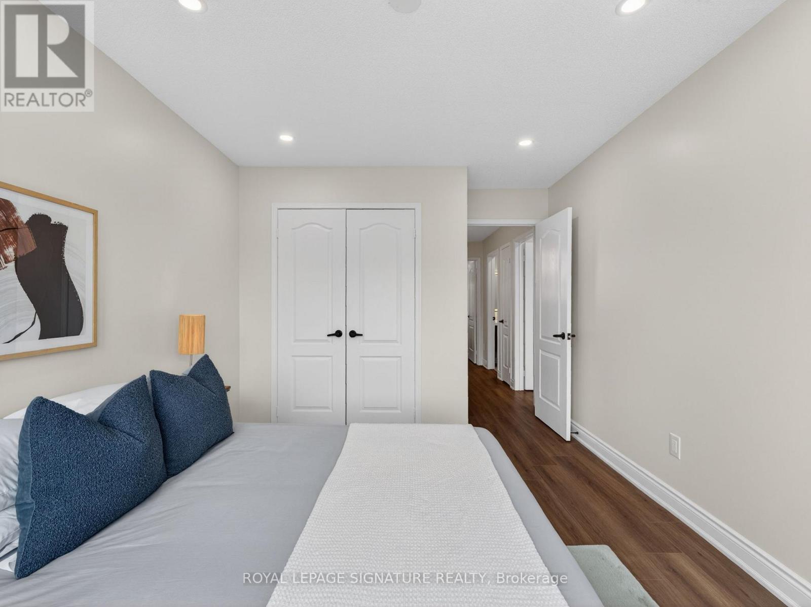 #123 833 SCOLLARD COURT - 26