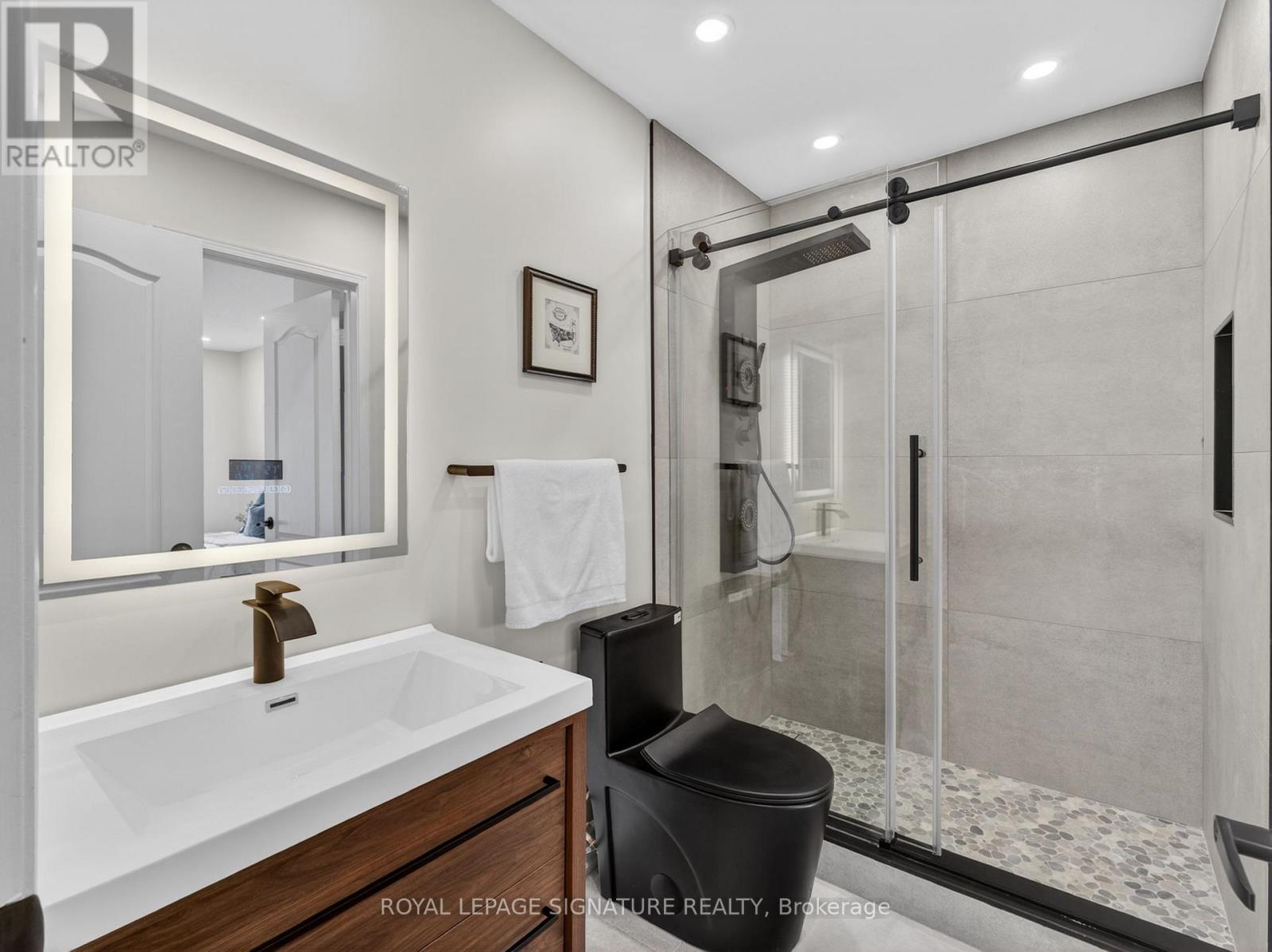 #123 833 SCOLLARD COURT - 29
