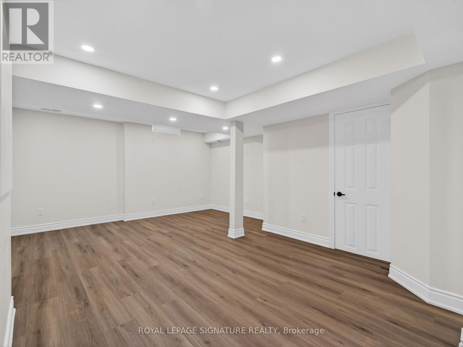 #123 833 SCOLLARD COURT - 31