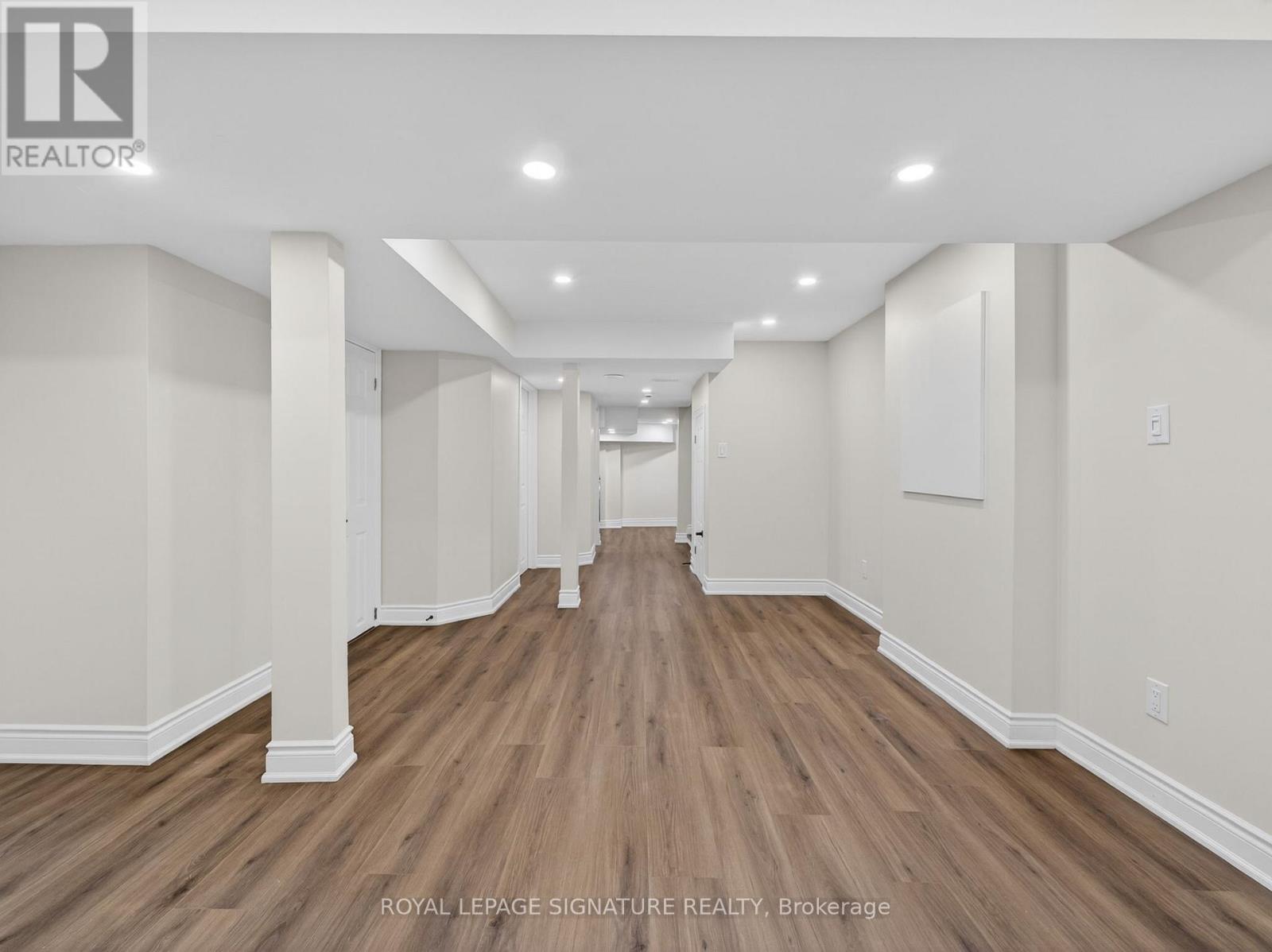 #123 833 SCOLLARD COURT - 32