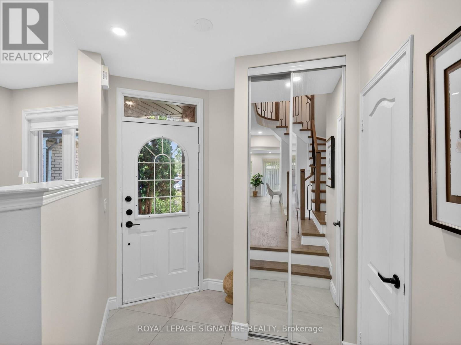 #123 833 SCOLLARD COURT - 4