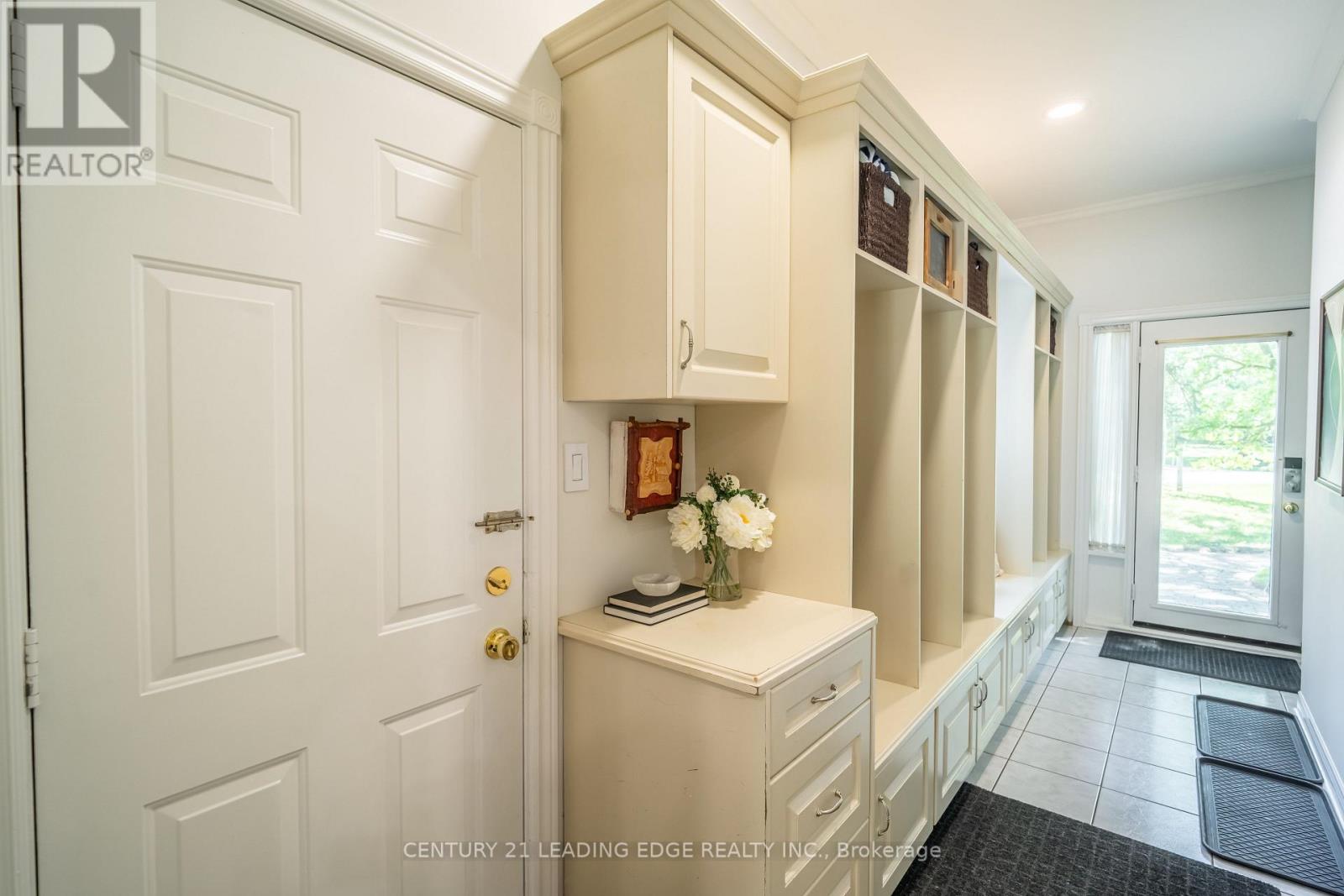 6 STONEGATE STREET - 16