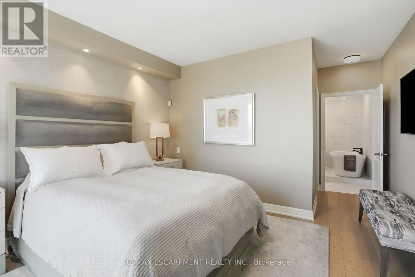 #1302 360 PEARL STREET - Image 21