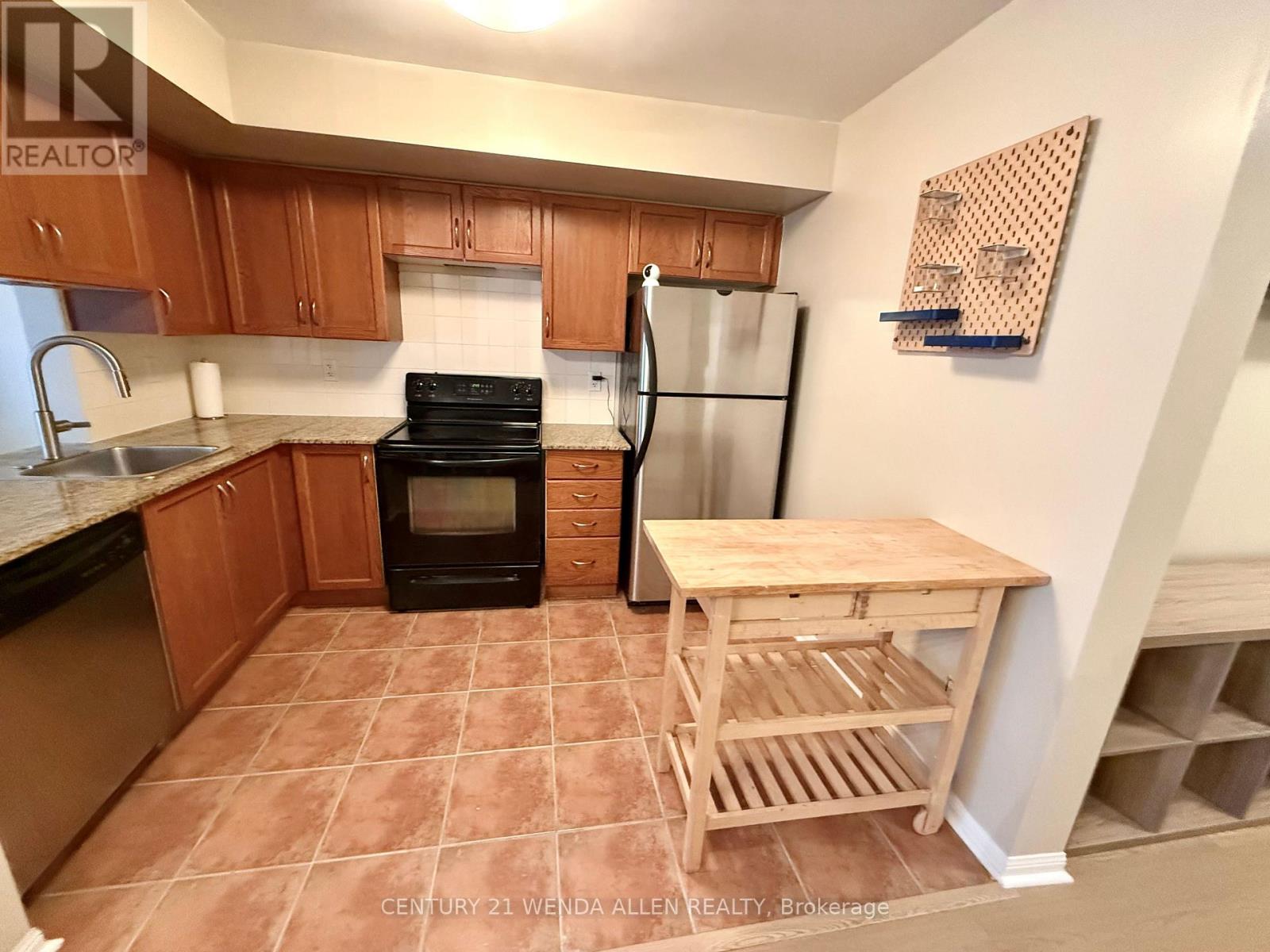 #1117 20 LAIDLAW STREET - 12