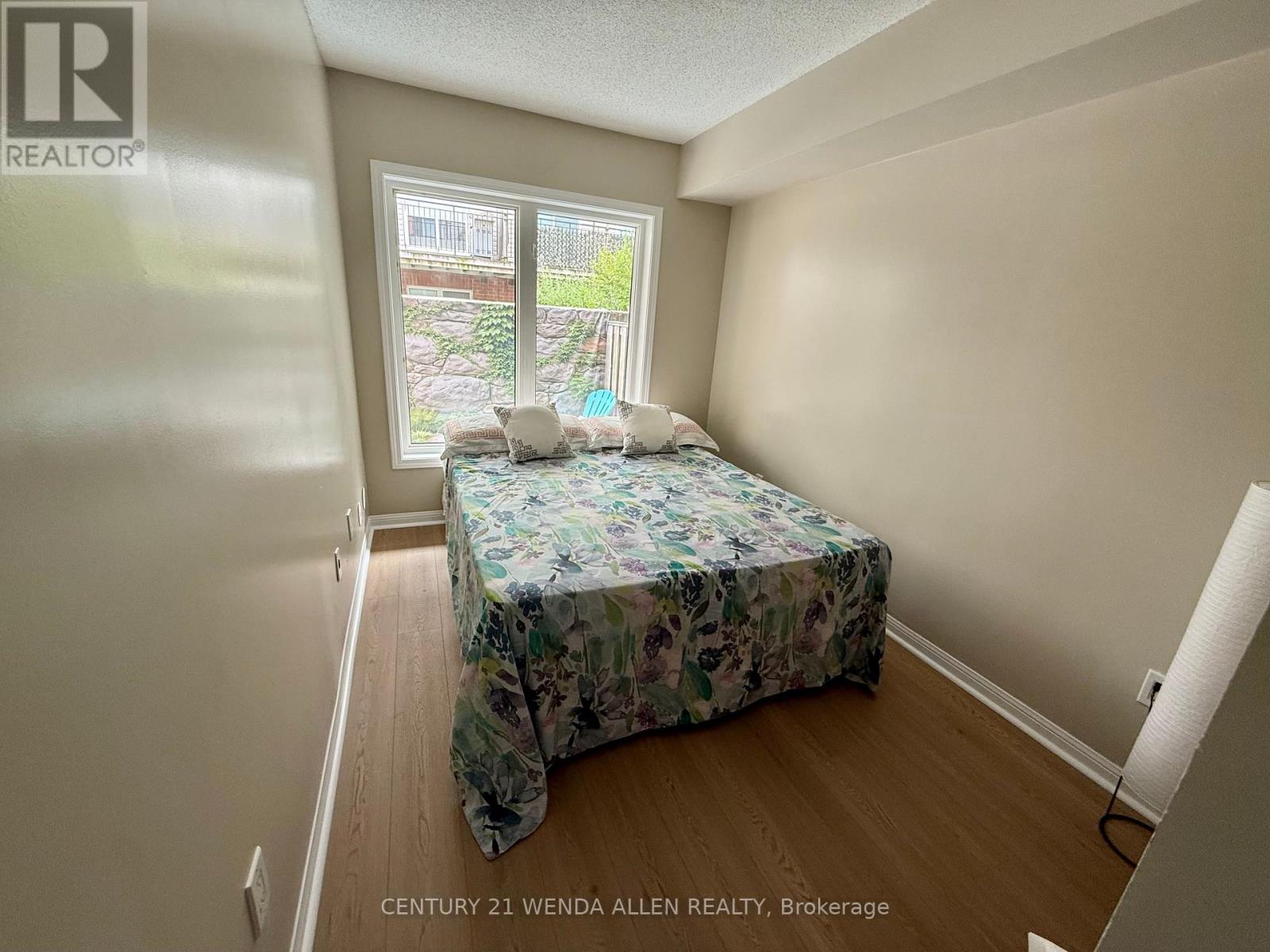 #1117 20 LAIDLAW STREET - 16
