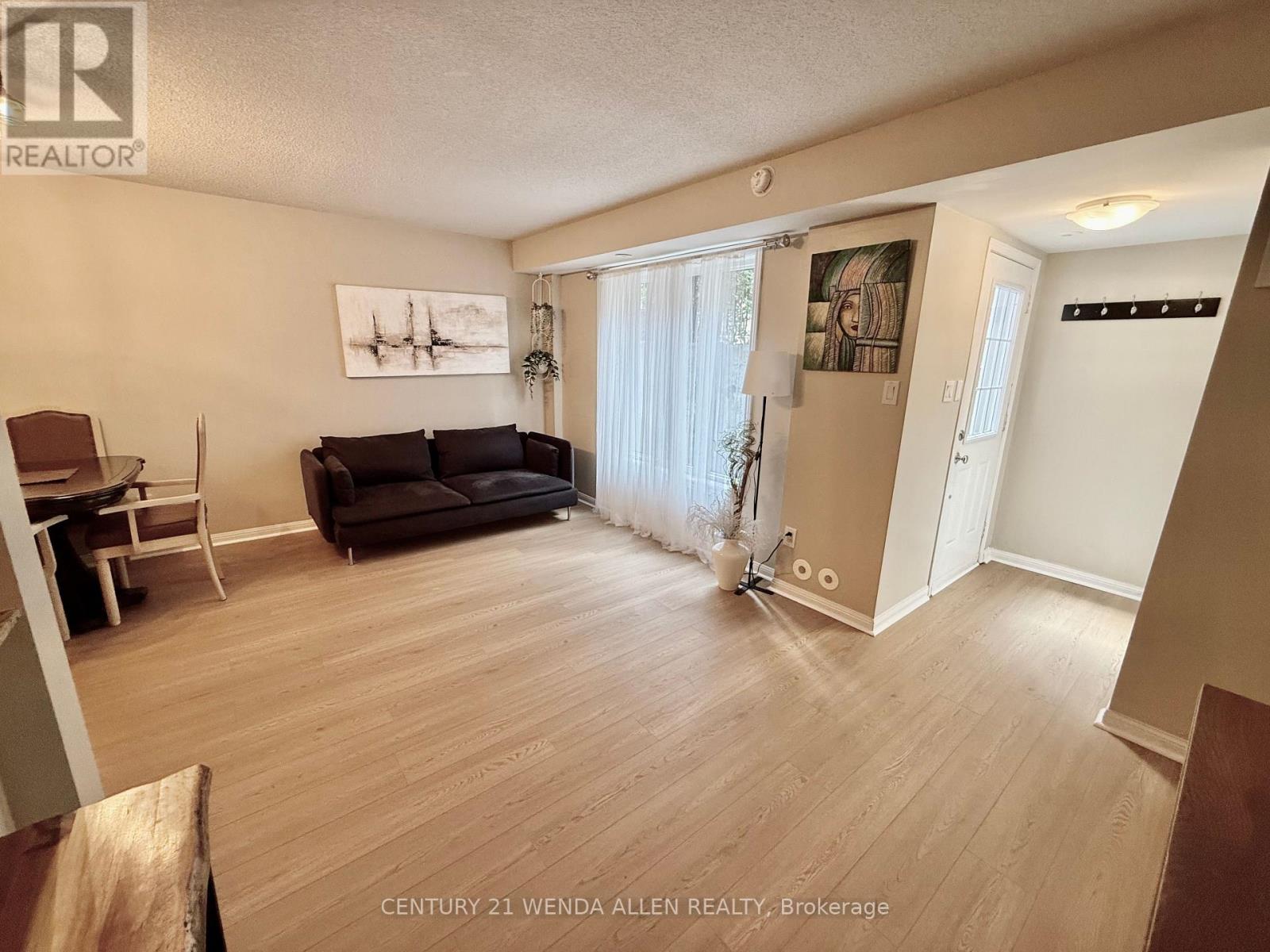 #1117 20 LAIDLAW STREET - 2