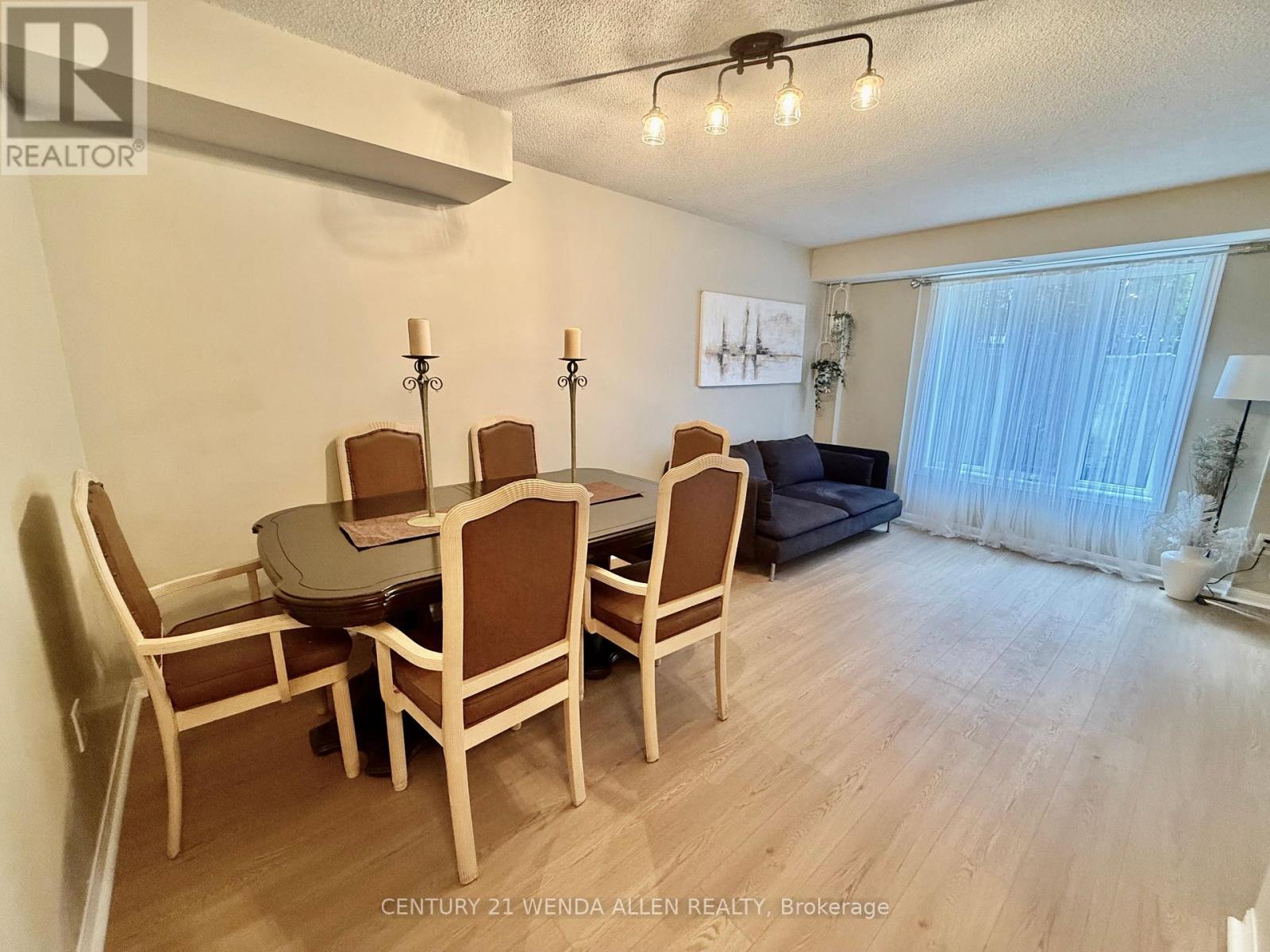 #1117 20 LAIDLAW STREET - 25