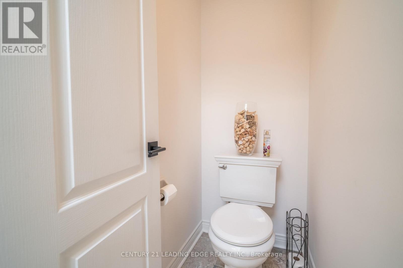 6 STONEGATE STREET - 34