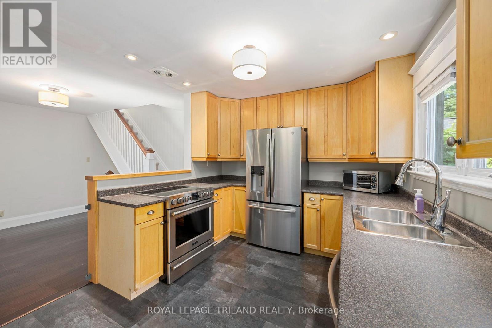 52 EMERY STREET E - 15