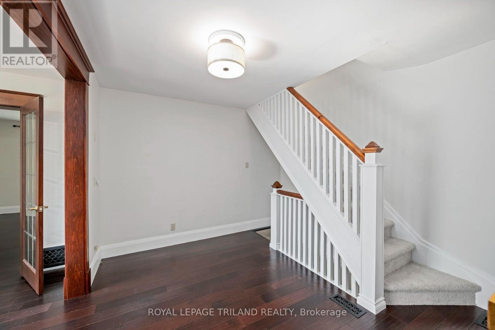 52 EMERY STREET E - 11