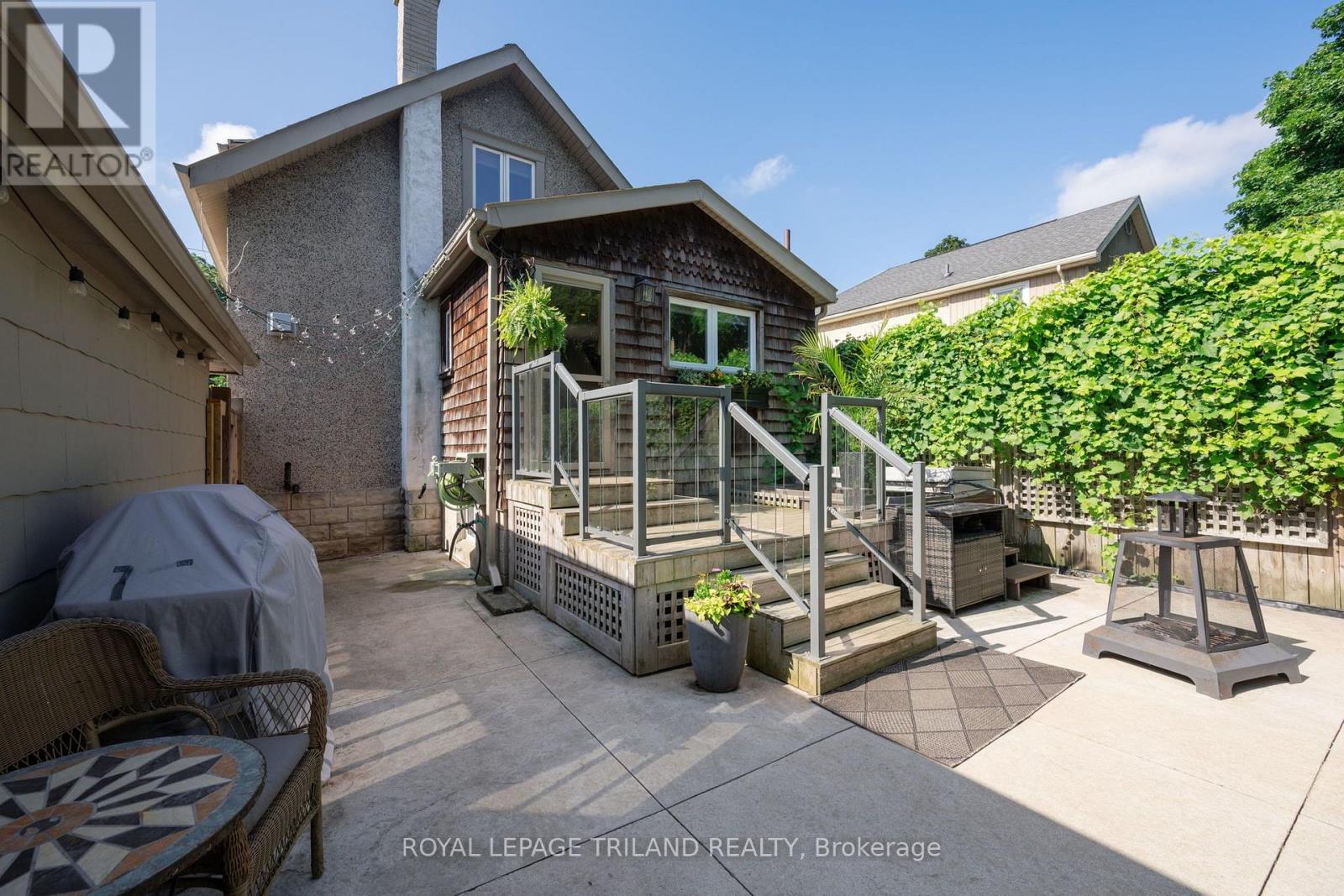 52 EMERY STREET E - 26