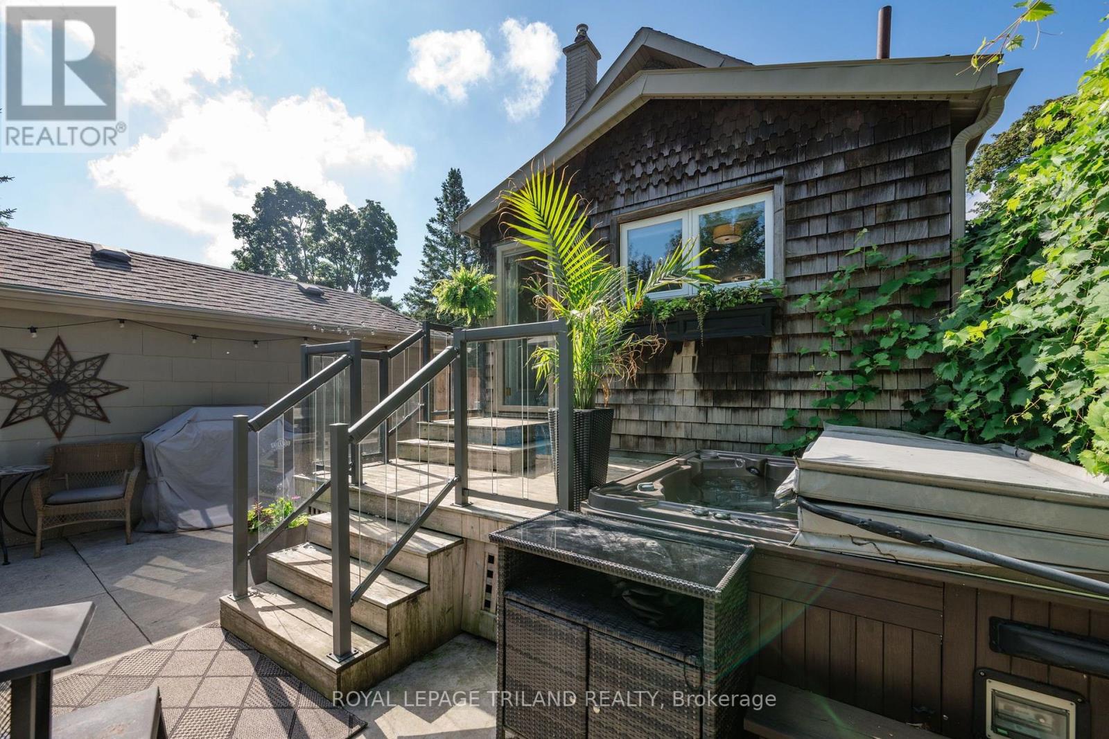 52 EMERY STREET E - 39