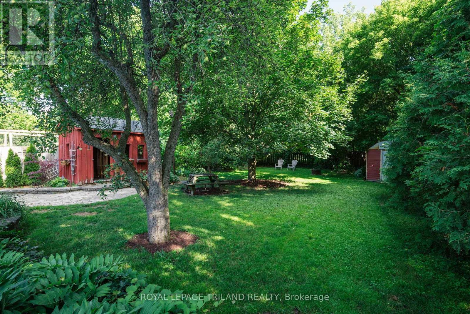 52 EMERY STREET E - 32