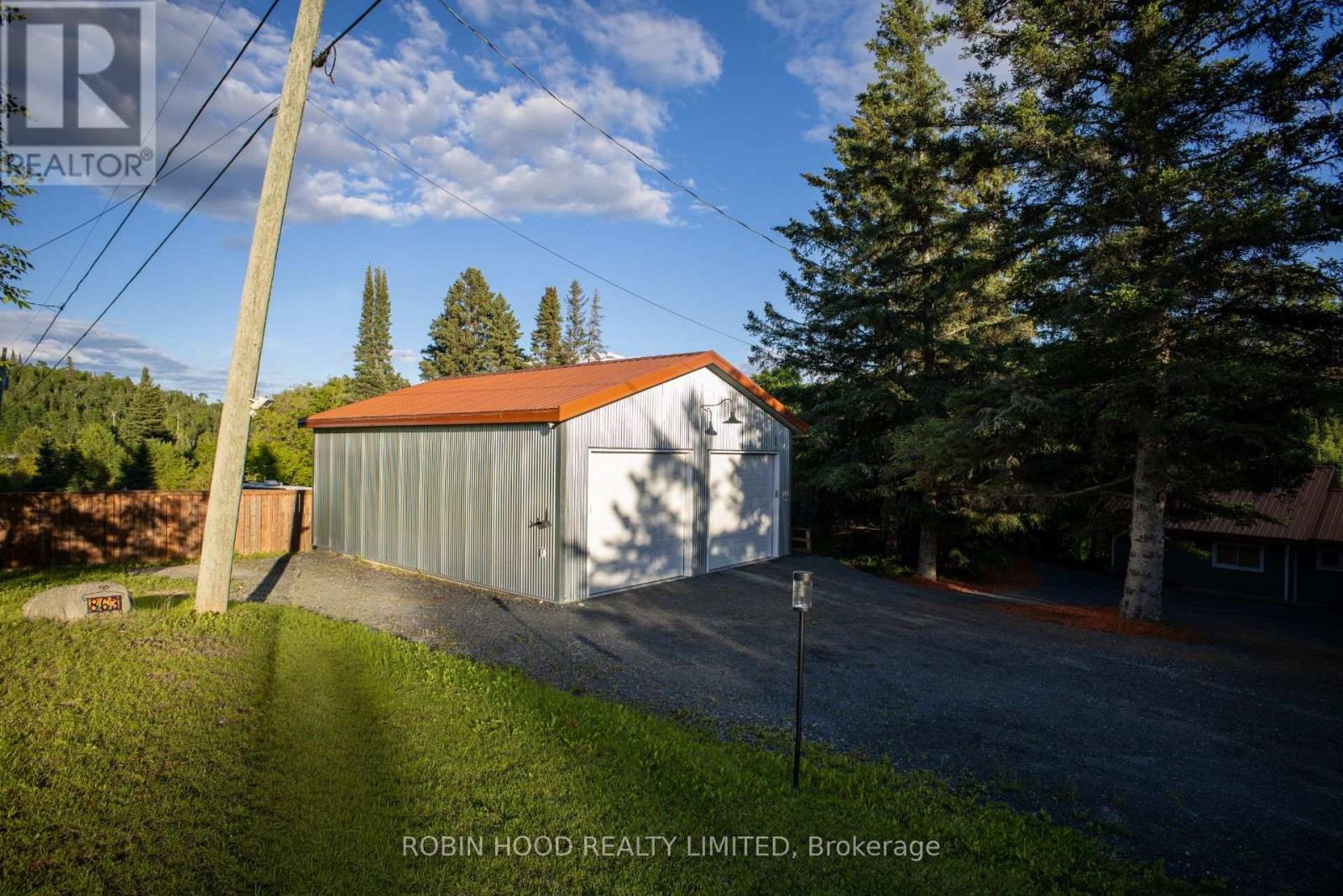 863 ESSEX ROAD - 30