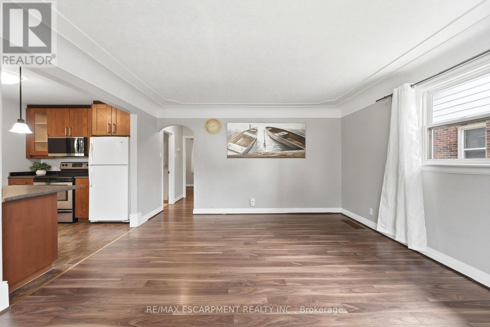 61 GLENMOUNT AVENUE - 10