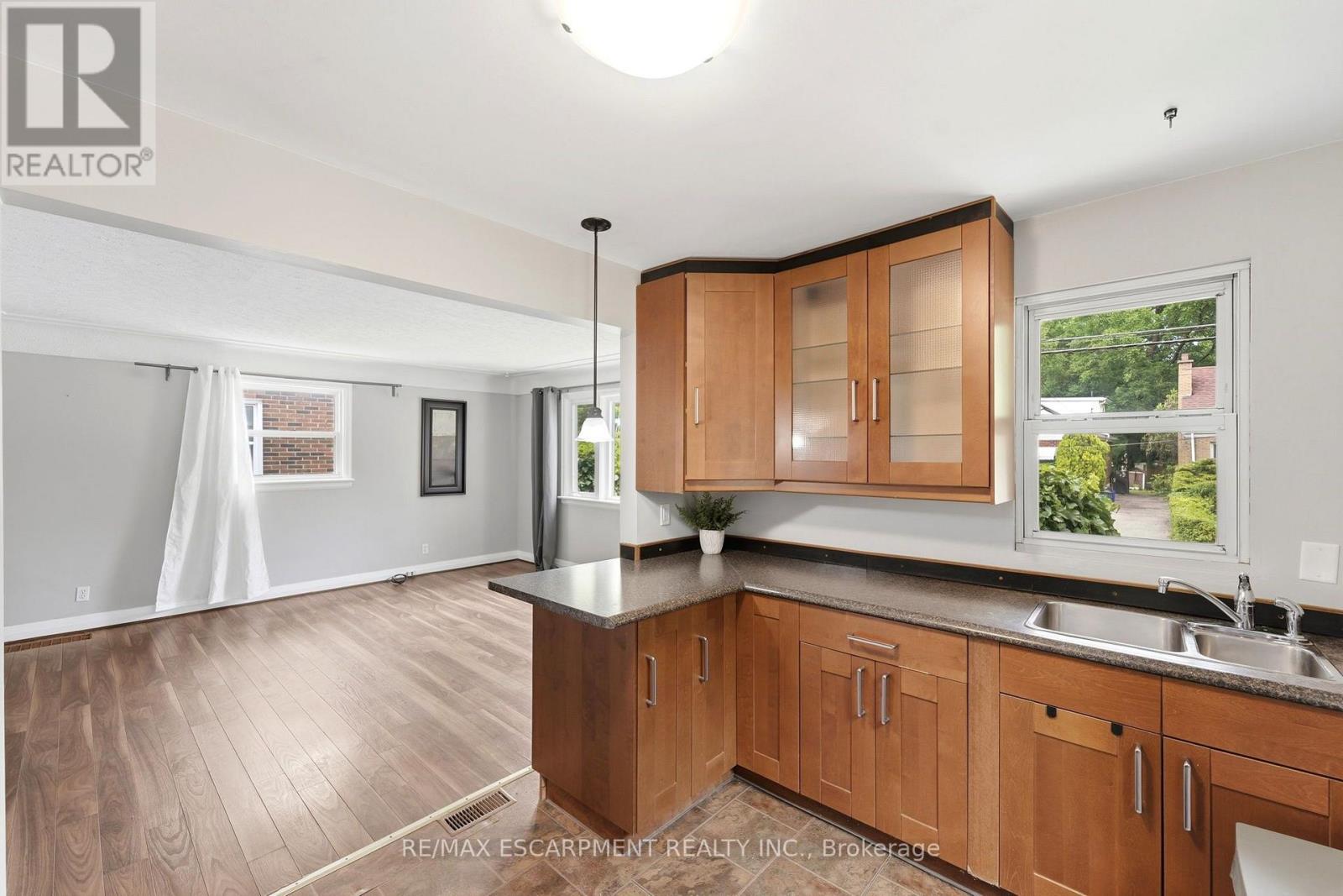 61 GLENMOUNT AVENUE - 13