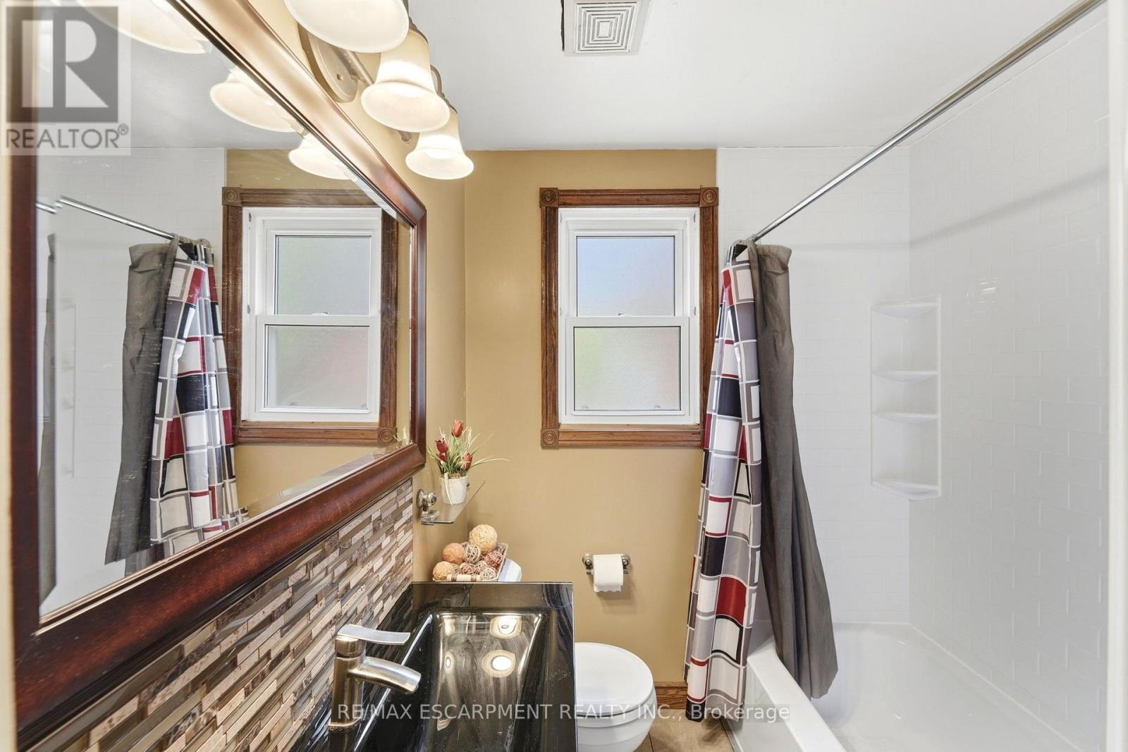 61 GLENMOUNT AVENUE - 15