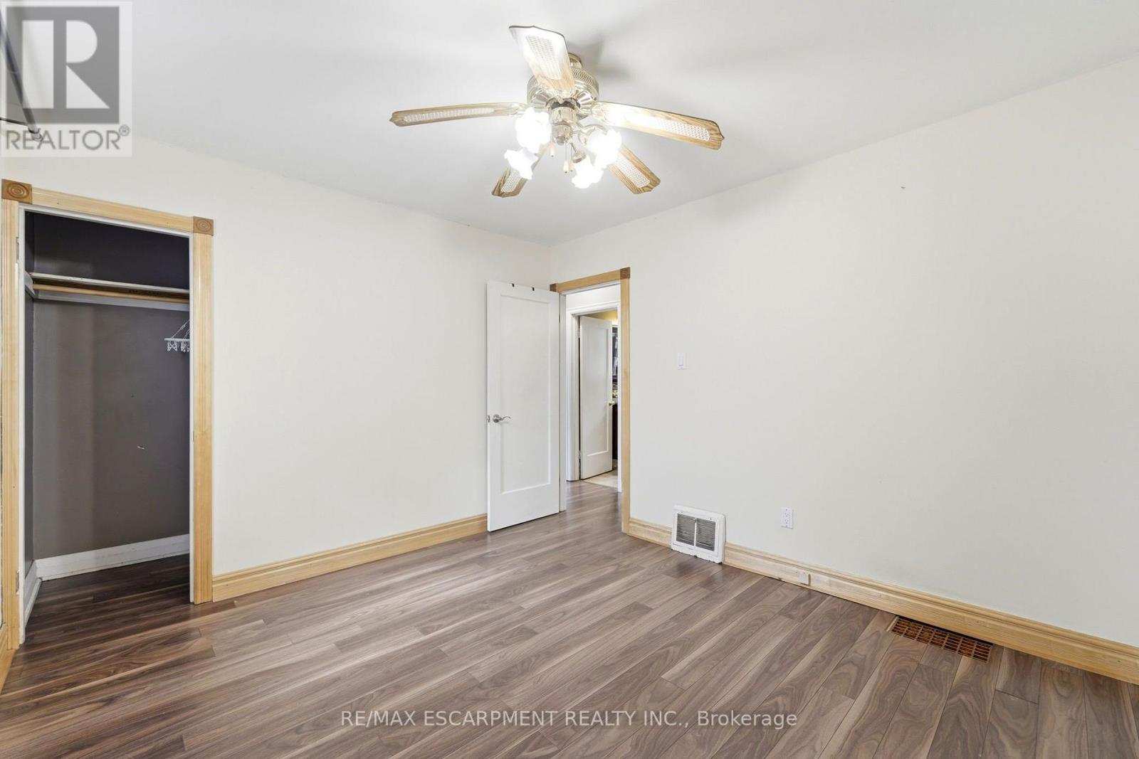 61 GLENMOUNT AVENUE - 18