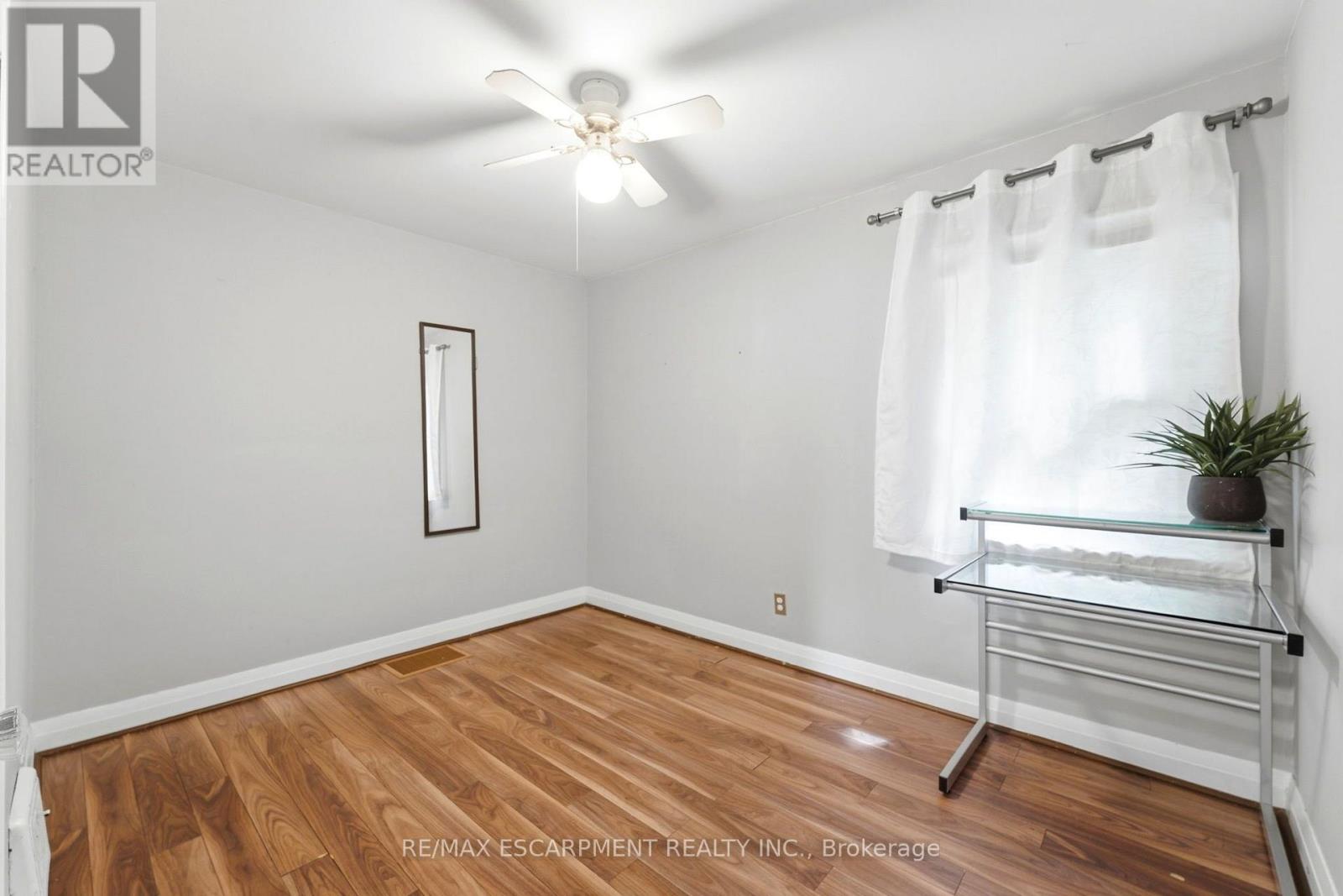 61 GLENMOUNT AVENUE - 19