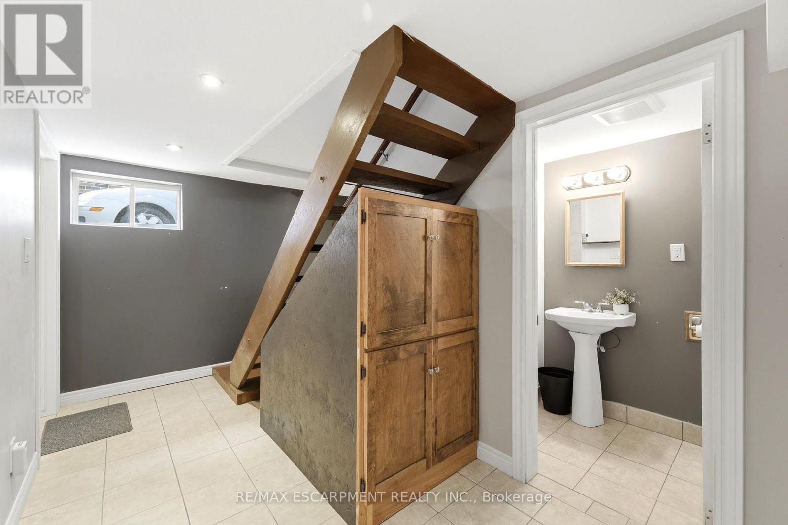 61 GLENMOUNT AVENUE - 23