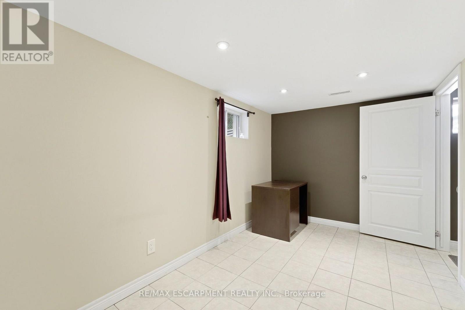 61 GLENMOUNT AVENUE - 25