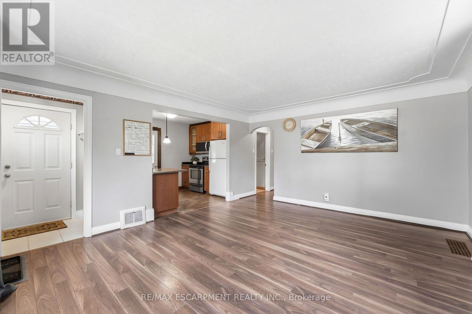 61 GLENMOUNT AVENUE - 6