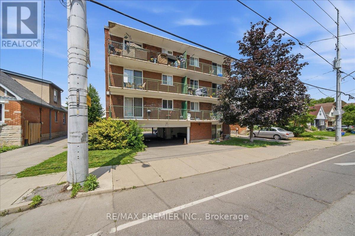 214 WENTWORTH STREET S - 1