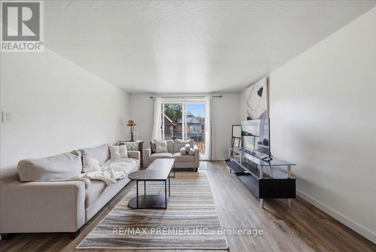 214 WENTWORTH STREET S - 12