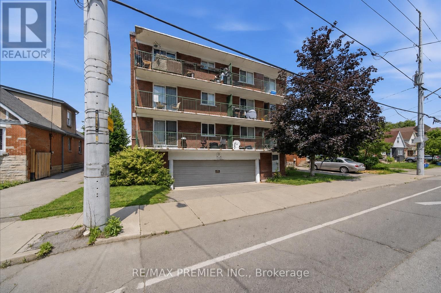 214 WENTWORTH STREET S - 1