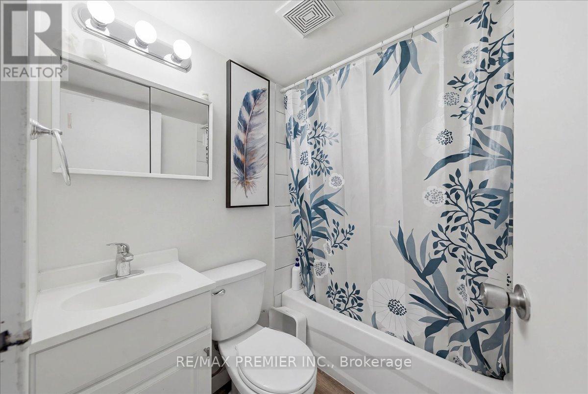 214 WENTWORTH STREET S - 13
