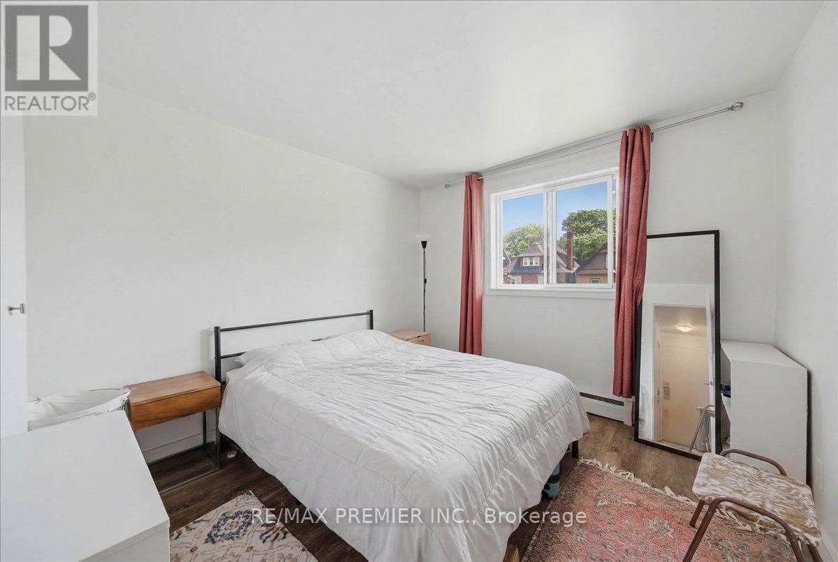 214 WENTWORTH STREET S - 14