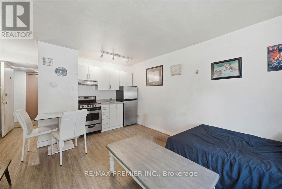 214 WENTWORTH STREET S - 7