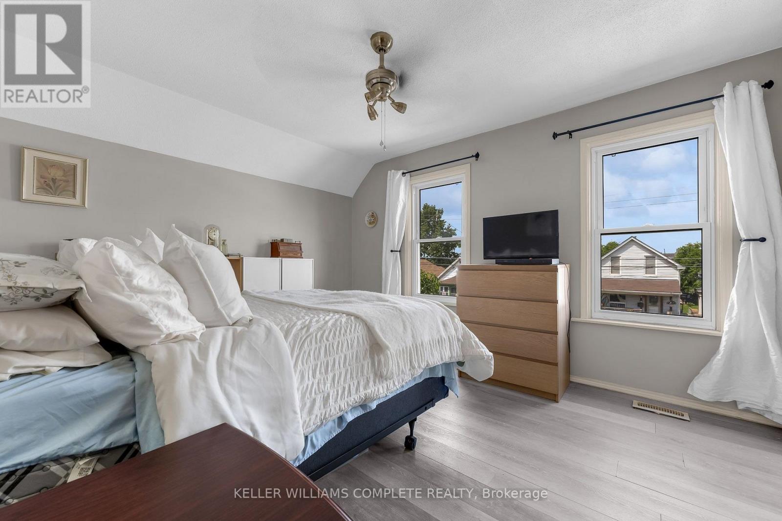 16 ALBEMARLE STREET - 16