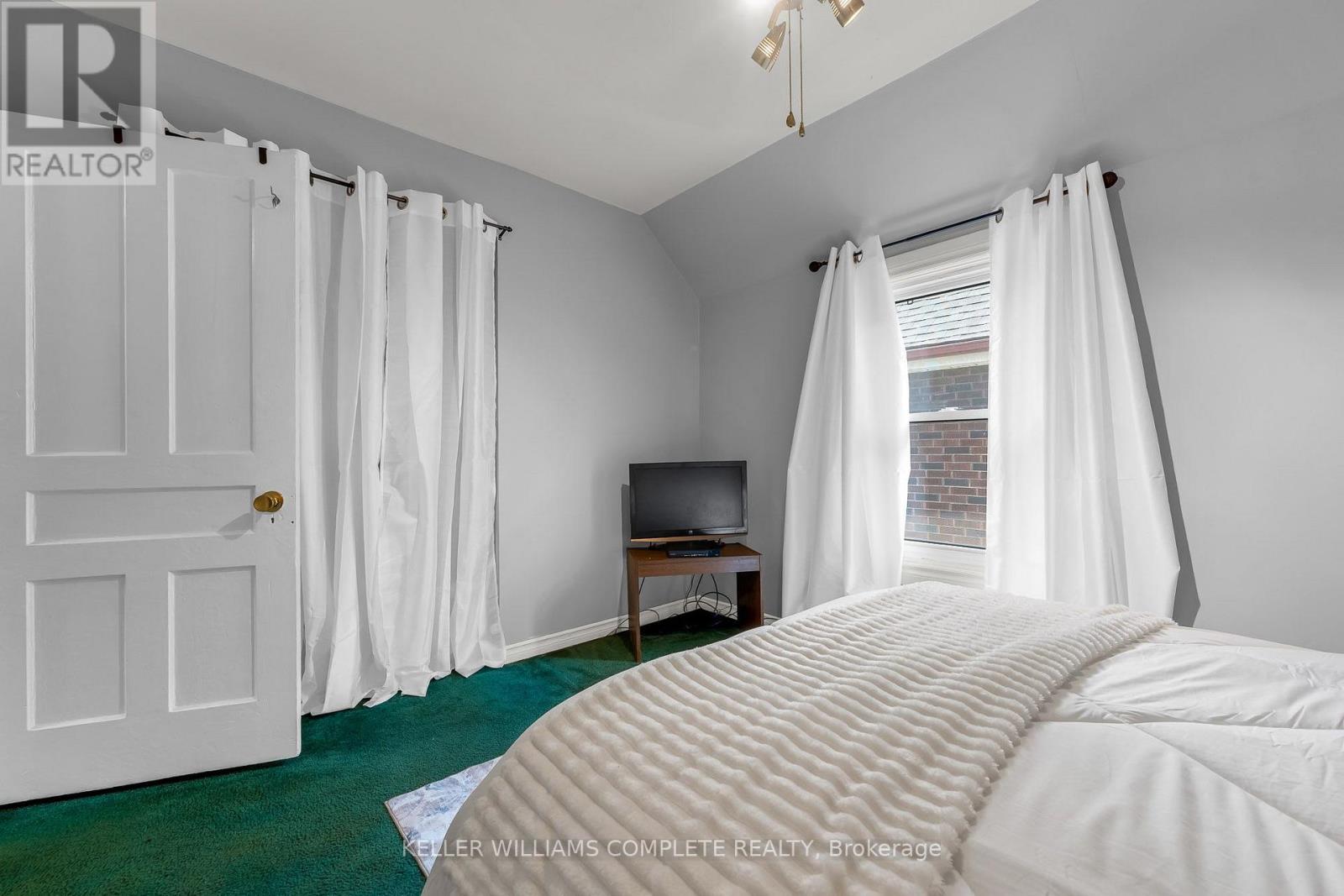 16 ALBEMARLE STREET - 18