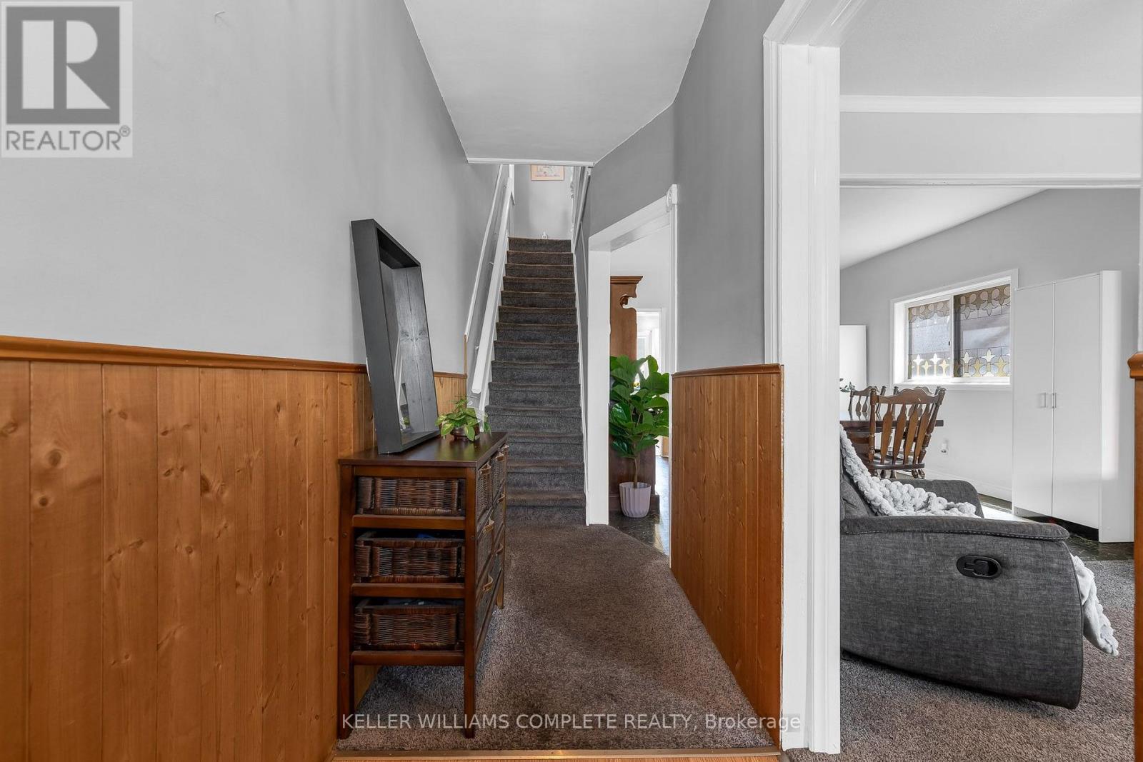 16 ALBEMARLE STREET - 3