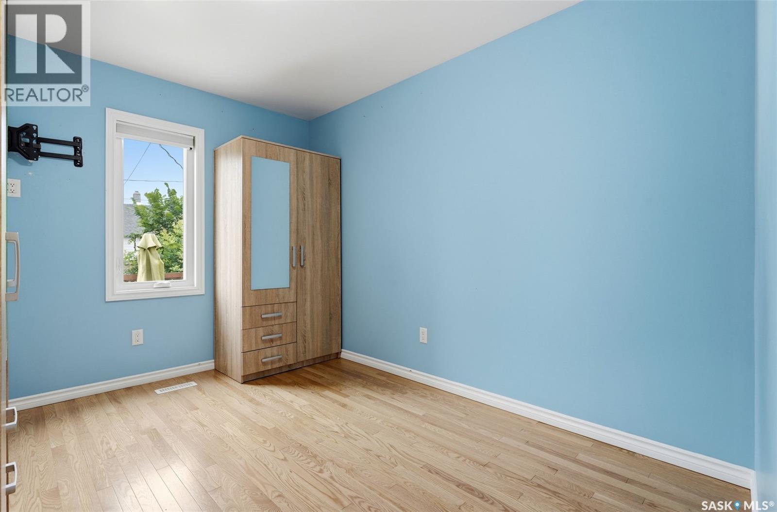 303 College AVENUE — photo 16