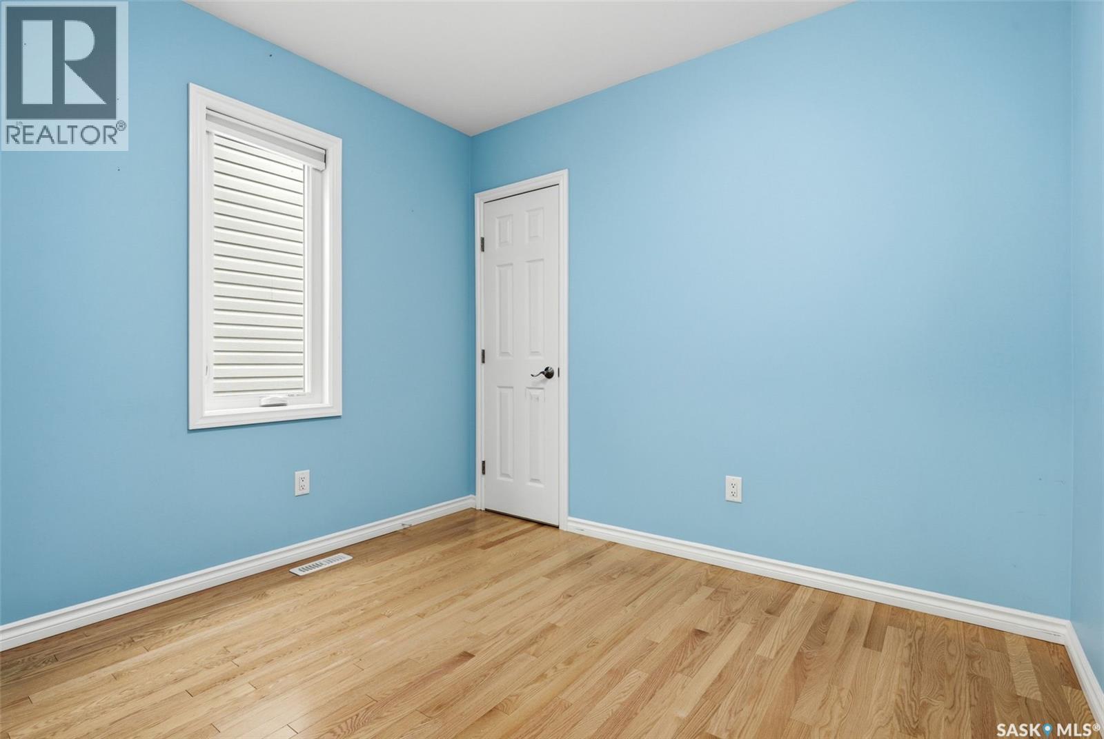 303 College AVENUE — photo 20